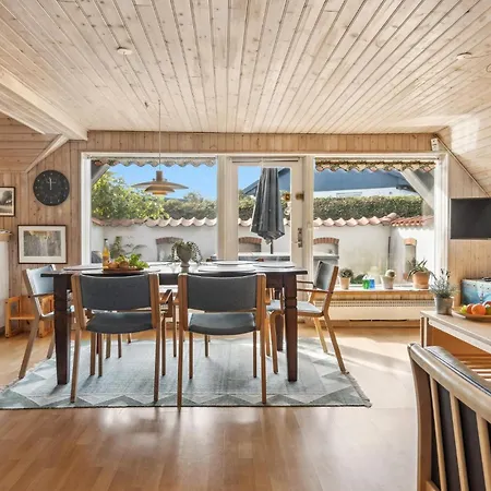 Σπίτι διακοπών Cozy In With Wifi